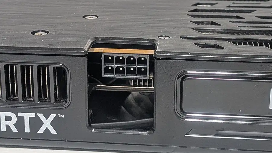 RTX 5060 電源コネクタ