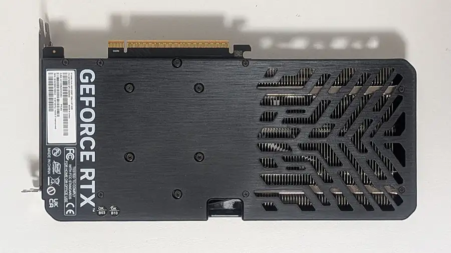 RTX 5060 バックプレート