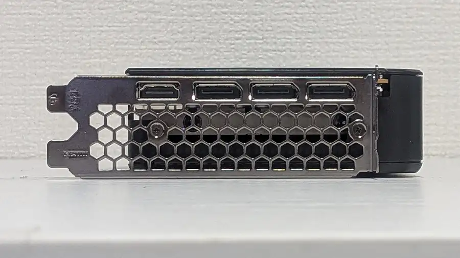 RTX 5060 HDMIとDP
