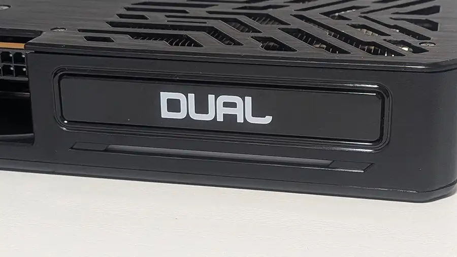 RTX 5060 LEDのライン
