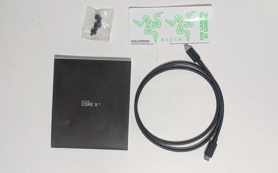 Razer Core X V2 付属品