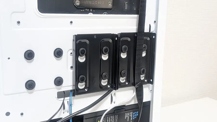 STORM 風域のSSDブラケット