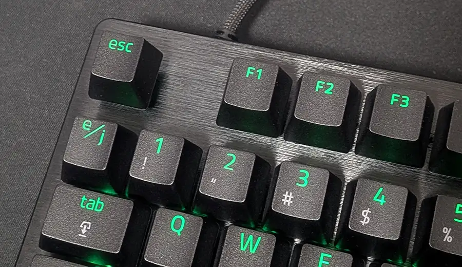 Huntsman V3 Pro 8Kの素材