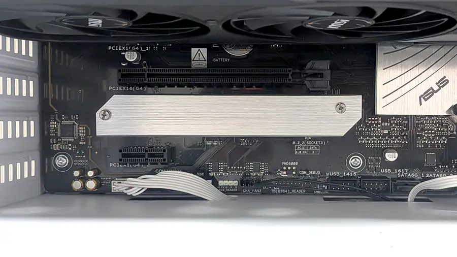 NEXTGEAR フルタワー M.2  SSDスロット