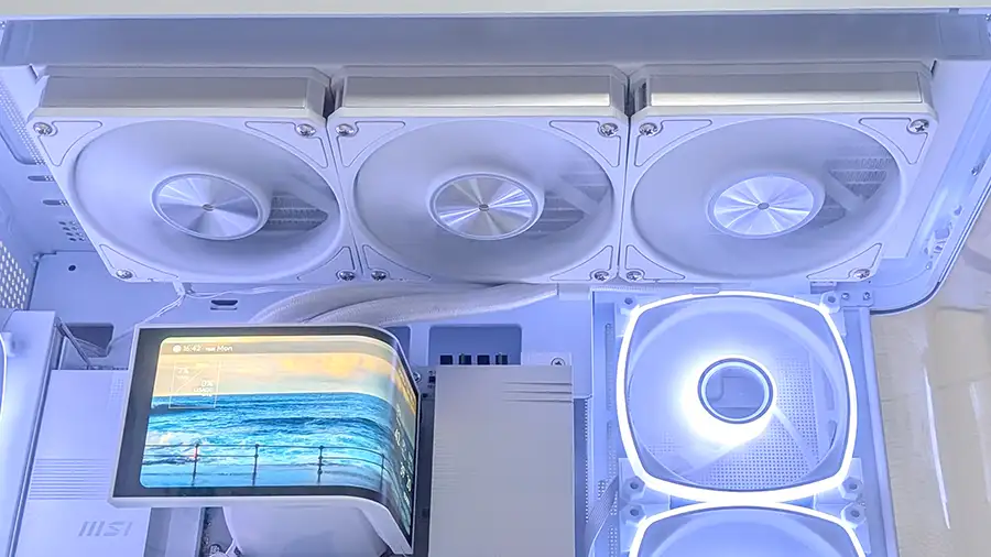 CPUクーラーは360mm