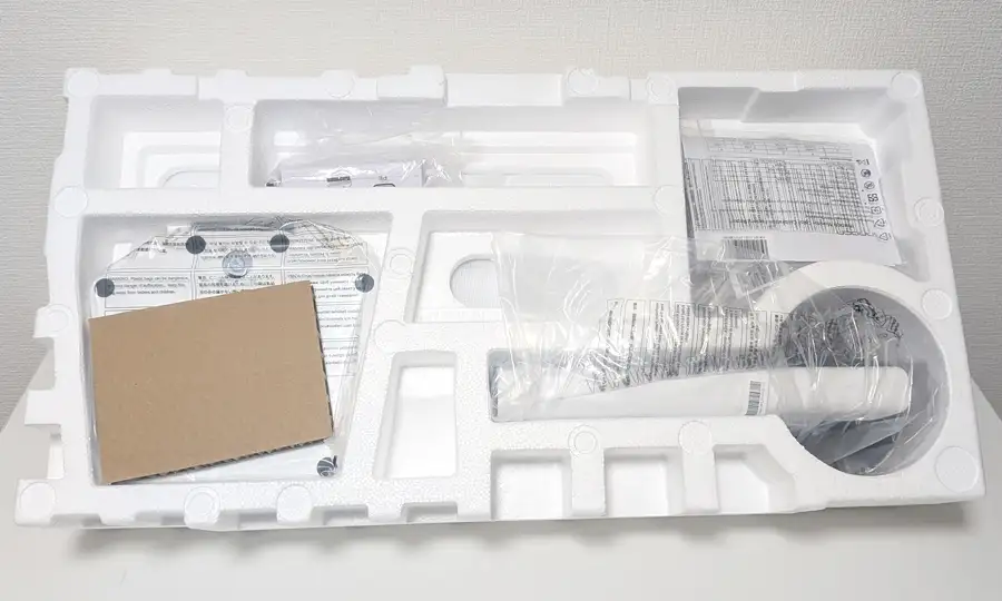 INNOCN GA27T1M 組み立て前