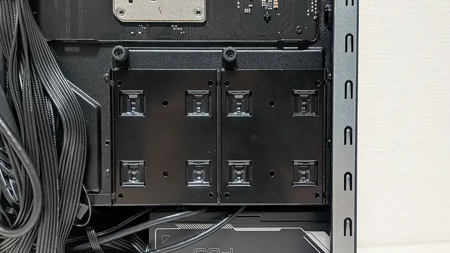 SSD ブラケット