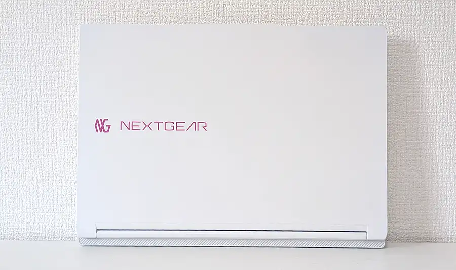 NEXTGEAR ゲーミングノートPC 表面