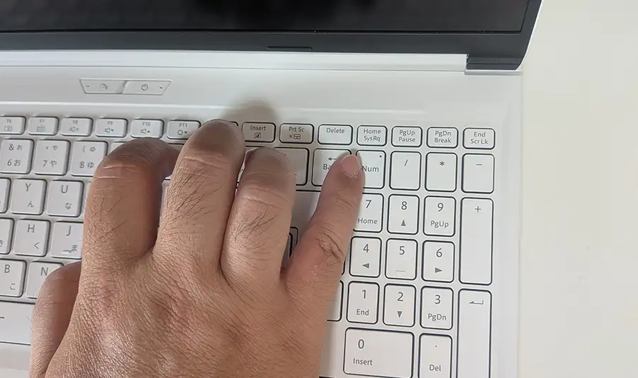 NEXTGEAR ゲーミングノートPC ミスタッチ