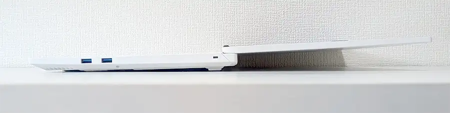 NEXTGEAR ゲーミングノートPC 開いた状態