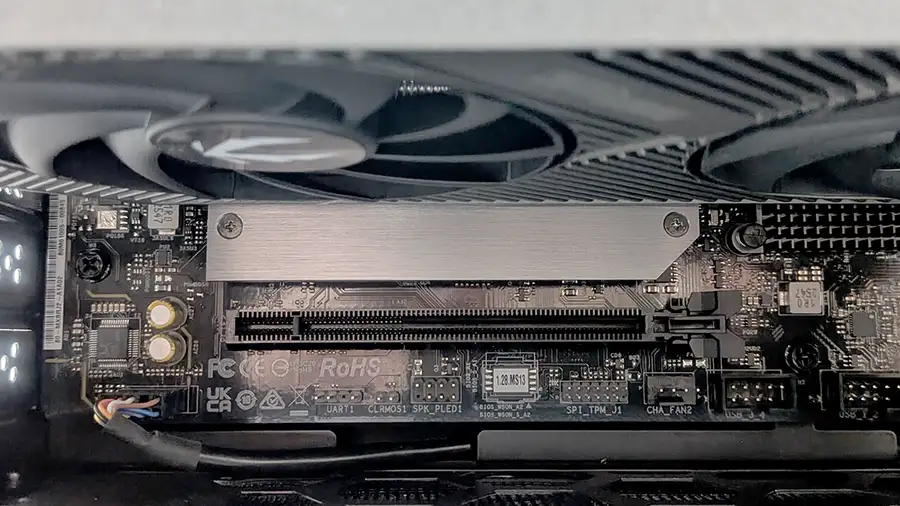 G TUNE ミニタワー 2つめのSSD