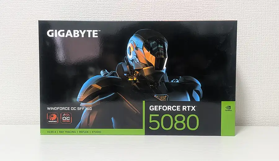 RTX 5080 グラボのパッケージ