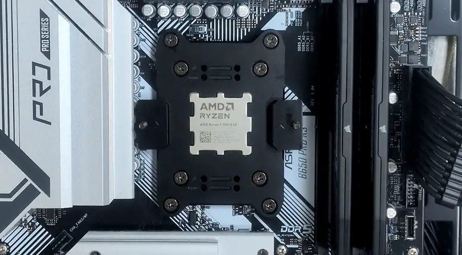 SK700V MACH ブラケットをネジ止め