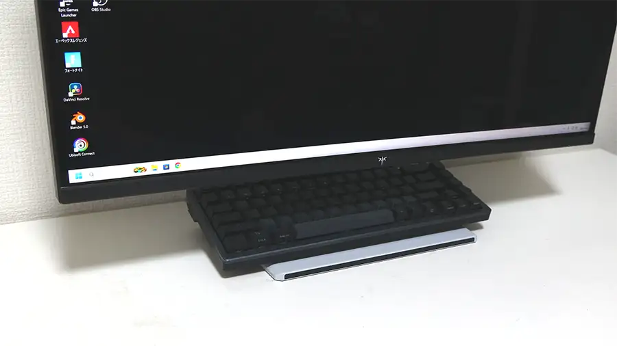 M27P6S モニターの下にキーボードを収納